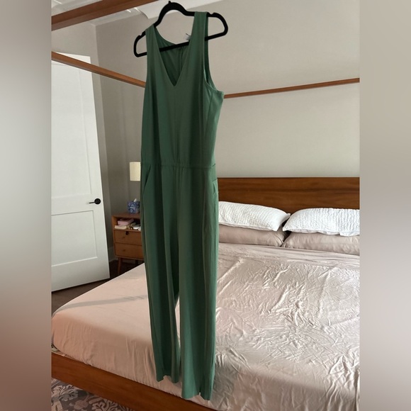 Athleta Brooklyn Jumpsuit One Piece Romper | Seaweed Snack Green | Size 10 - Picture 8 of 11